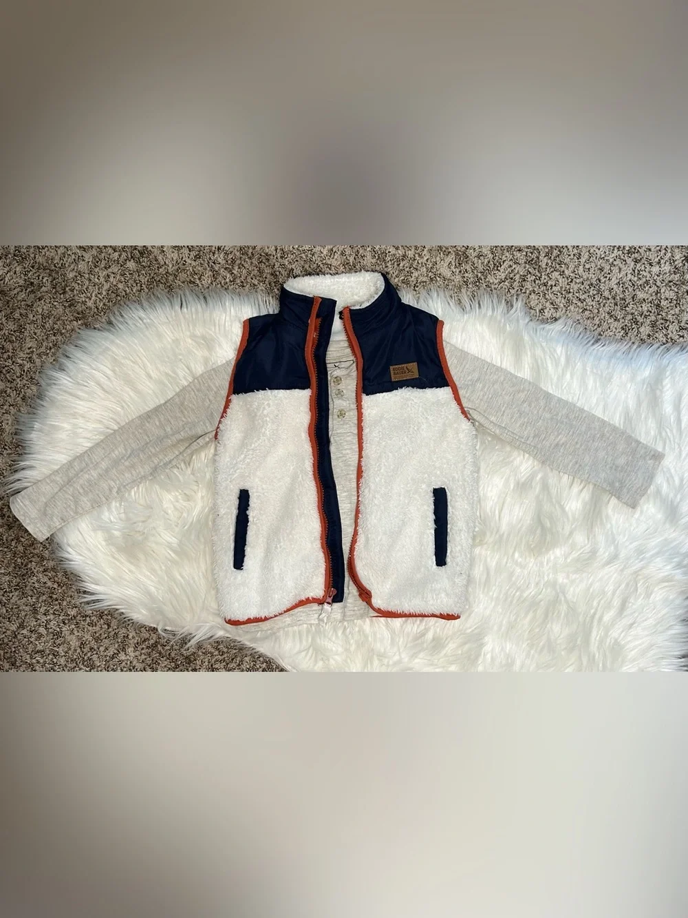 🏔️EDDIE BAUER Boys’ Cozy Sherpa Vest and Henley Set - Size 5 (Age 5-6)